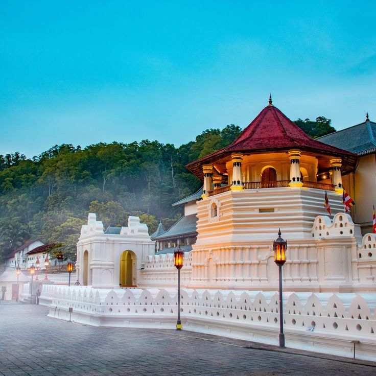 Kandy & The Temple of the Tooth
